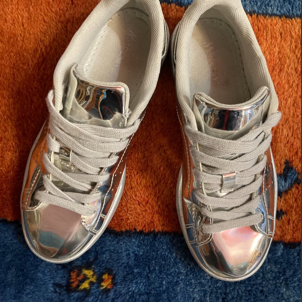 Chrome Kicks - Picture 2 of 4